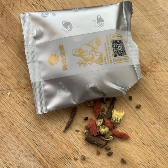 神农金康菊花决明子茶180g:"非常简单,直接放到水里