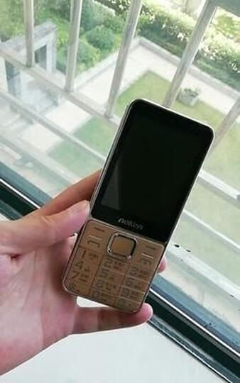 尼凯恩(neken)en8:"手机质量不错,第一次买了,觉得质量不错,家中老人