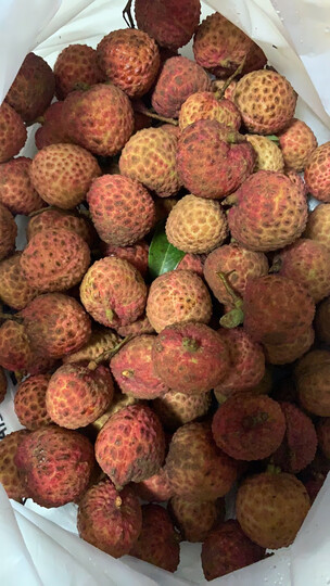 莞吉荔(guanjili):"非常的好吃很新鲜坏果也很少 纯甜核小客服人员