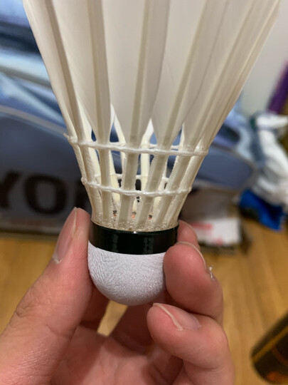 7号球:"外观包装:包装非常结实,不易破损做工质量:亚狮龙7号非常结实