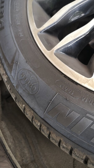 米其林245/50r18:"外形外观:造型美观抓地性能:刹车效果好降噪能力