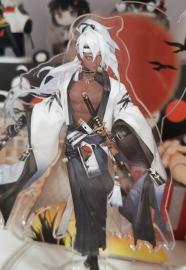 可可爱爱的,不用盲抽实属难得,还送了一个黑皮帅哥万年竹.