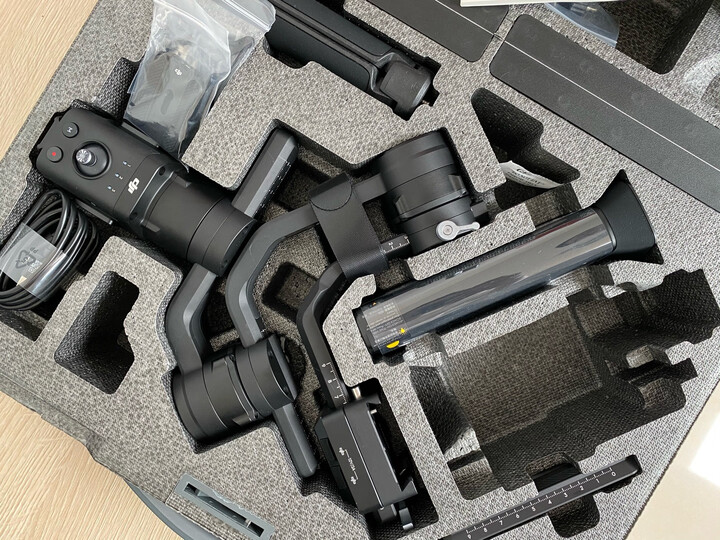 大疆如影 s 基础版:"这个质感真的是没得说 大疆的东西我太爱了.