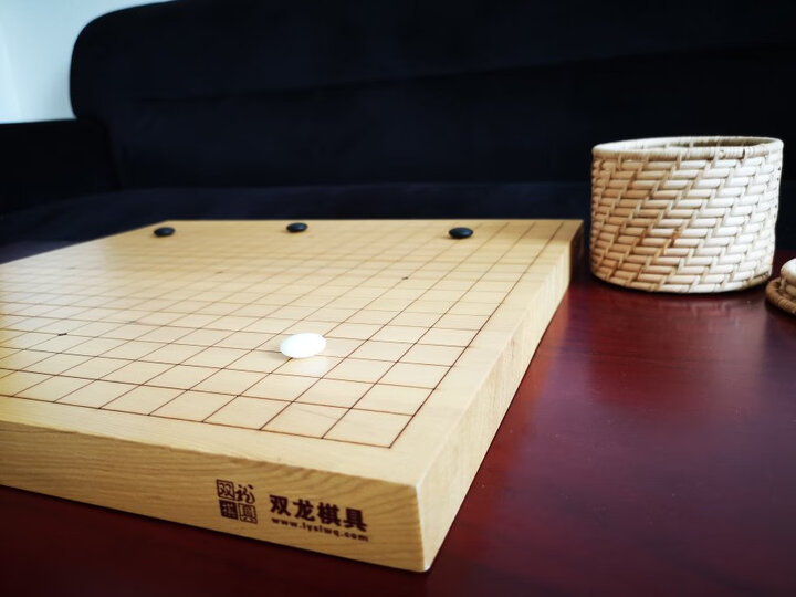 双龙的新榧木棋盘质量.
