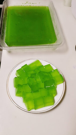 展艺展艺木薯淀粉500g:"这个凉粉特别好哟,操作起来简单方便,这是我做