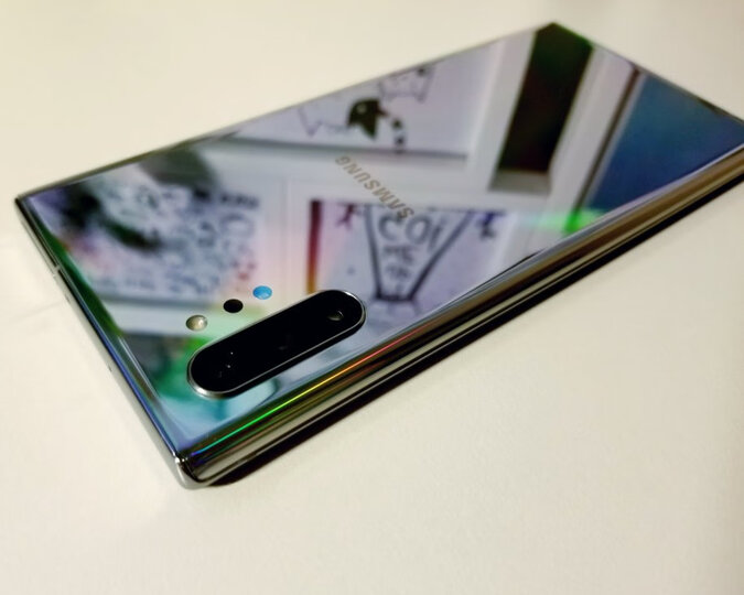 三星(samsung)n9760:"去售后看了一下,电池和气密性都是正常的,note10