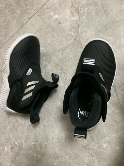 阿迪达斯fx9093:"上脚舒适,款式新颖,保暖性也很好,冬天可以护住脚腕