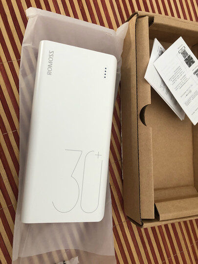 罗马仕(romoss)sense8 :"刚拿到货,快递速度很快,还没试过不知道好不