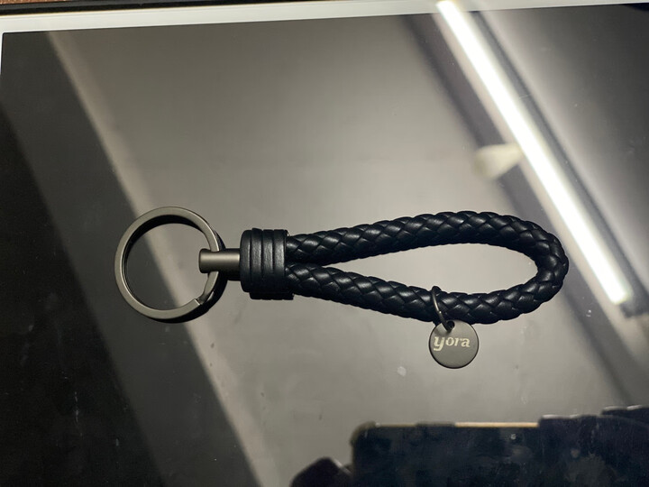 yoraql-148:"质感:高端上档次,真皮质感,体验非常棒,细节文理处理得