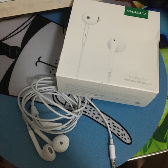 oppomh135:"做工质感:很有质感!挺好挺好!音质音效:低音炮!