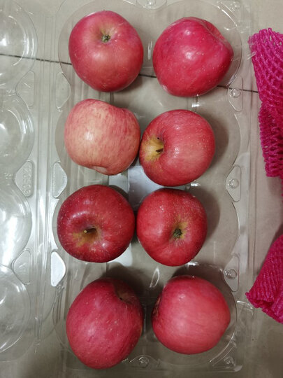 京觅红富士苹果 8个:"水分多,但是不香,不甜.一般般" - 京东