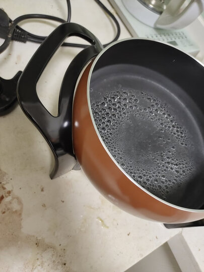 锅的质量非常好烧水也快煮面熬粥炒菜肯定会很方便老牌子了用着放心