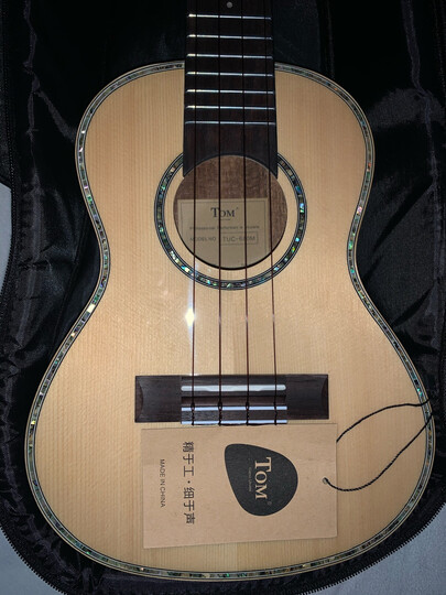 tom:"真的很开心终于收到tom梦寐以久的尤克里里真的超级喜欢 颜值又