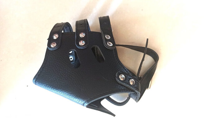 狗的防咬套做工不错,非常结实,大小可调,实用安全.服务很好,快递很快.