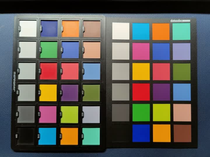 spydercheckr 24:"以前买过一个小品牌的美浓的色卡,用的是爱色丽的