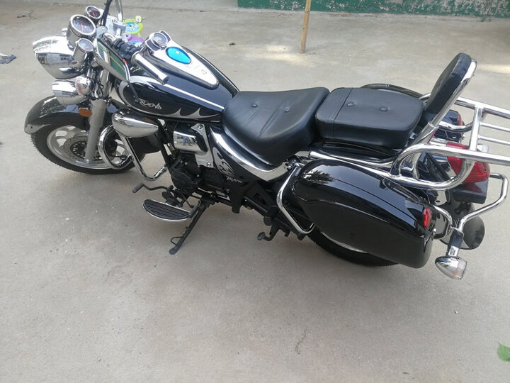 阔途 风暴太子摩托车跑车200cc国四电喷宗申风冷发动机复古摩托车骑士