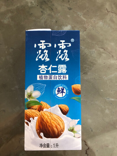 露露杏仁露植物蛋白饮料1l*10盒 /箱:"露露大容量包装,喝起来过瘾
