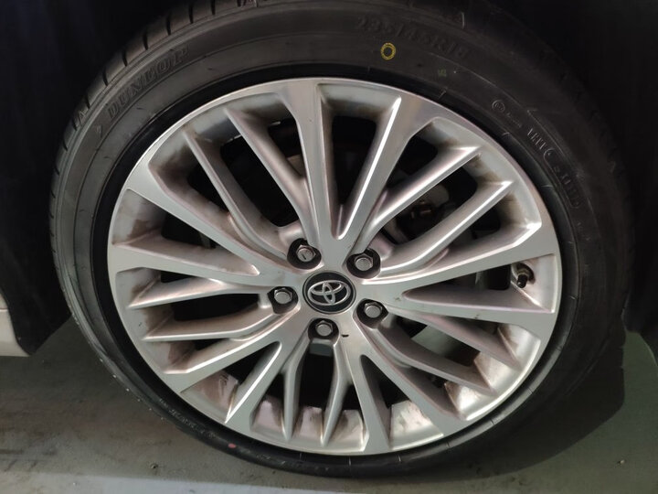 邓禄普235/45r18:"首先说一下,八代凯美瑞2.