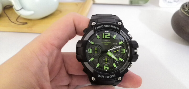 卡西欧(casio)aq-s810w-1b:"计时准确:用了两天了,计时很准确.