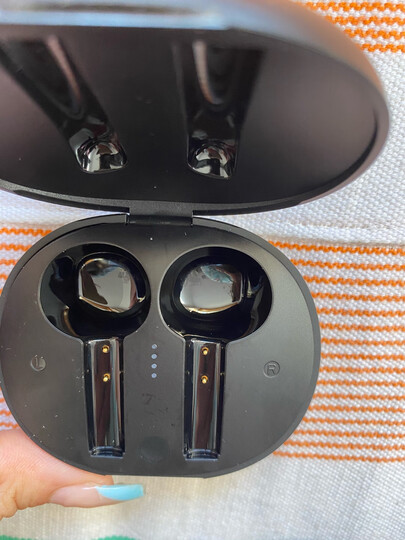 倍思倍思 真无线蓝牙耳机 w05 黑色:"做工质感:很有质感,高大上的感觉