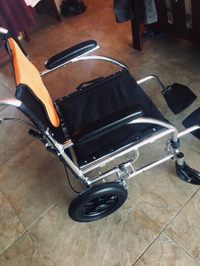 该轮椅非常好,使用非.