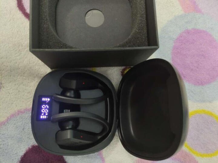 zidanet11:"蓝牙耳机收到戴着去健身非常有型,而且一边听歌一边健身