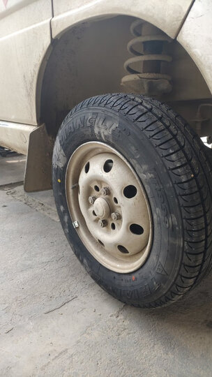 三角155r13:"外形外观:轮胎绝对是正品,和原车的一样,质量做工非常好