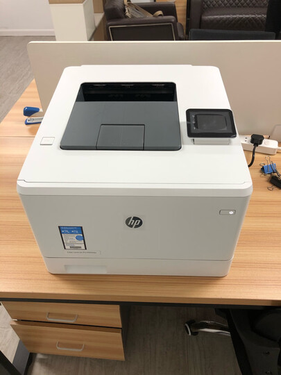 惠普m454dw:"送货快,颜值高,唯一不足就是苹果系统使用安装麻烦.