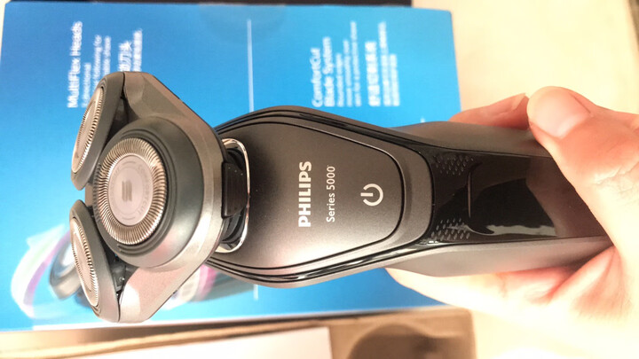 飞利浦(philips )s1203/02:"送老爸很喜欢 教他怎么使用很简单 就一个