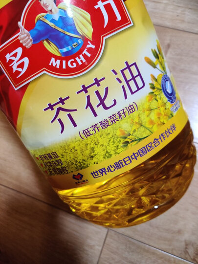 多力非转基因芥花油5l:"产品包装:正常的包装风味口感:有点类似芥菜子