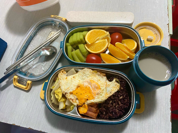 餐将军饭盒:"可以上班的时候带饭了,颜值高,密封性好,大小合适.