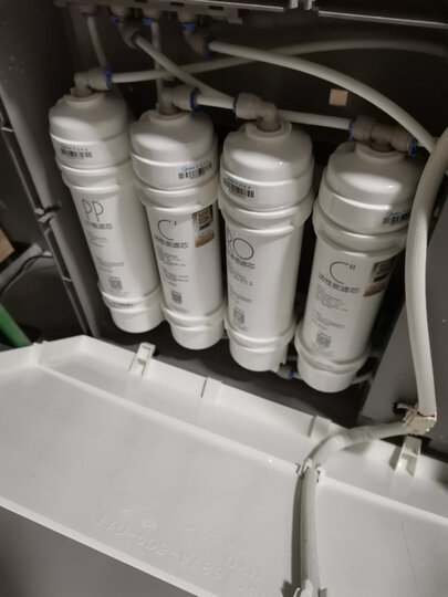 美的m6-10" 前置活性炭:"这款美的净水器已经用了三年多了,净水效果