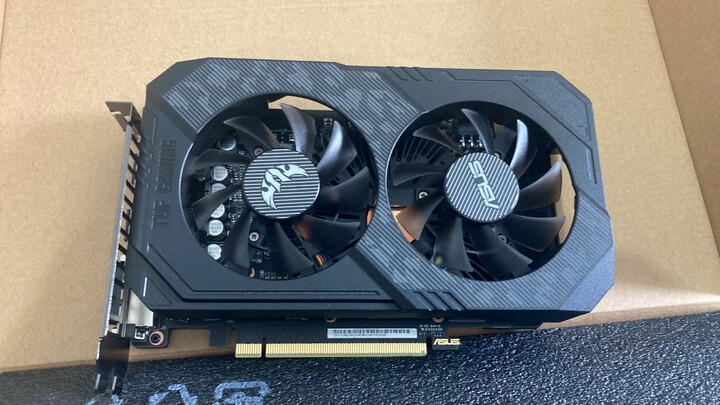 华硕tuf-gtx1660-o6g-gaming:"第一次在京东买显卡.