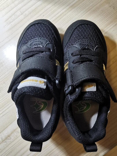 月星(moon star):"第一双月星鞋是团购的,经典简约的室内小白鞋,从此