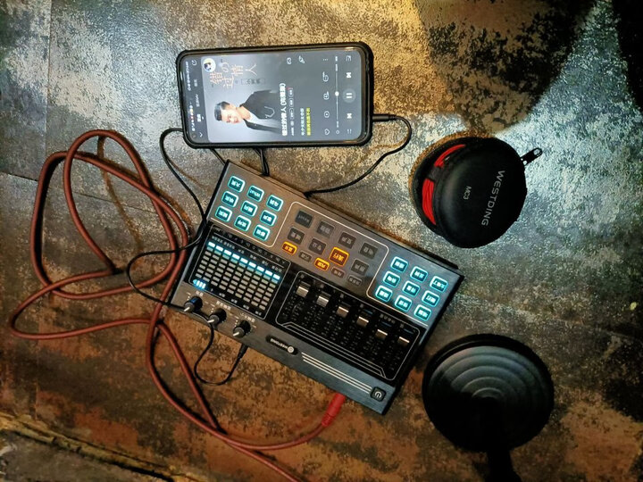 威斯汀(westding)tk80:"这声卡很赞,我先拿来试试王者荣耀游戏效果,打