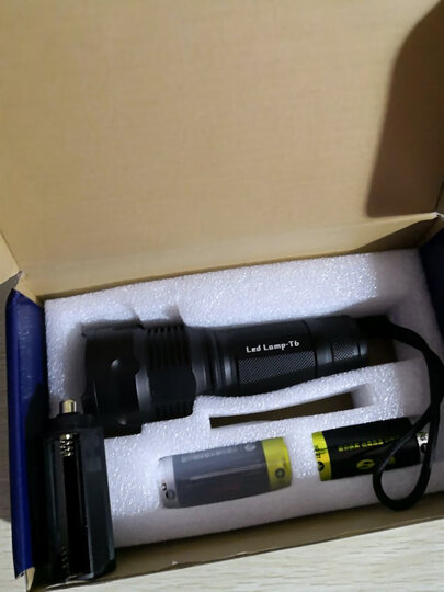 神鱼(shenyu)1007sy:"光照强度:手电筒光照强度蛮不错的,很亮也很远"