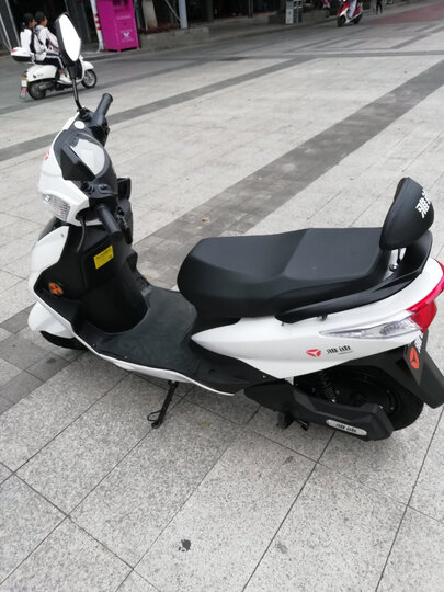 雅迪yd800dqt-4d:"车子质量:很好!电池续航:70公里.