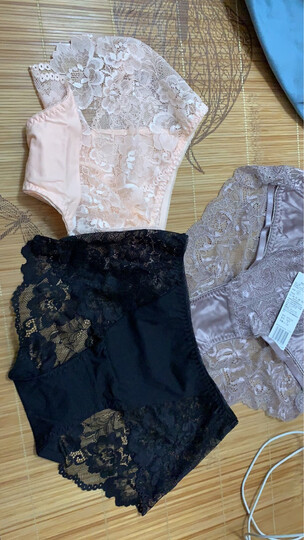 第一次给老婆买内衣,.