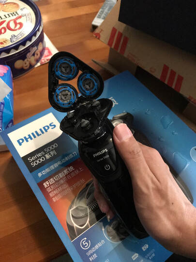 飞利浦电动剃须刀,包装上档次,试用感觉上档次,用起来特别舒服,噪音小