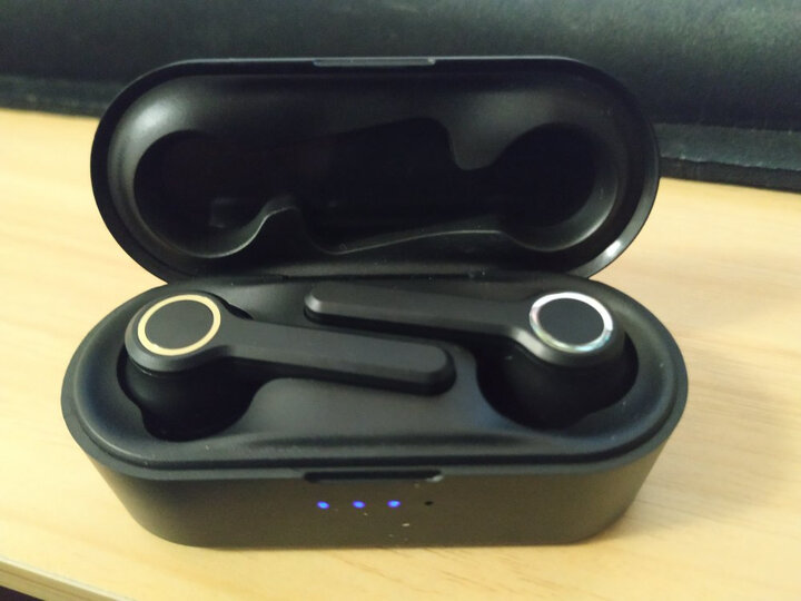 蛇圣(holy serpent)t2-2:"做工质感:纯黑色,做功细腻,光滑,贴合度很好