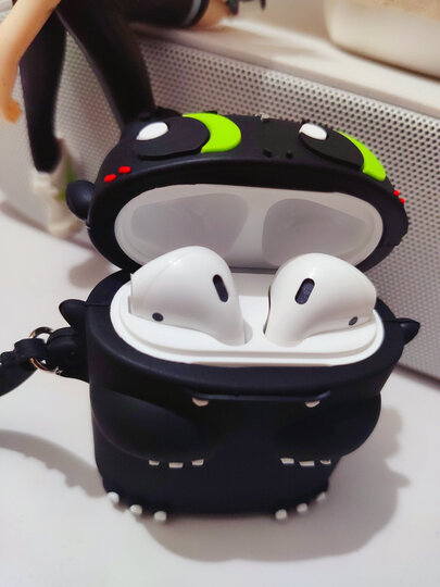 海威特airpros:"做工质感:很好,小巧玲珑,温润如玉音质音效:我这种对