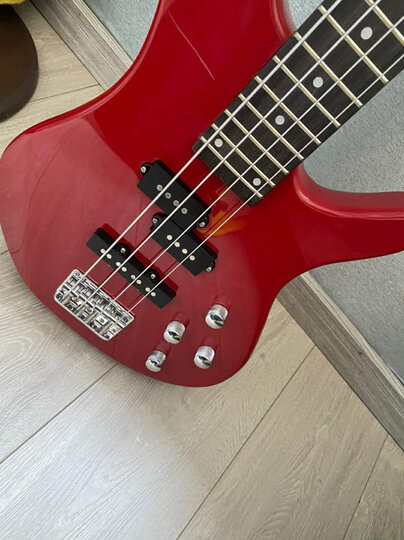 名森ib4弦贝斯/大红色:"完好无损,太完美了,音质更是棒,超满意"