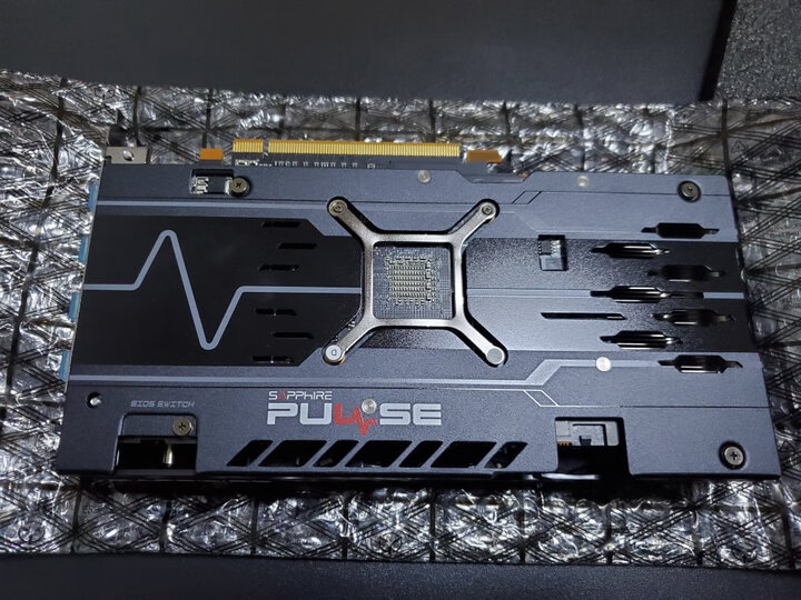 蓝宝石rx 5500xt 白金版oc:"包装保护:包装保护倒是挺到位的,全包裹.