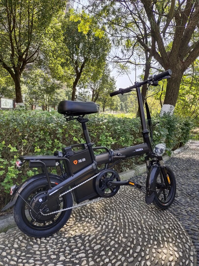 雅迪m321:"m321pro电动自行车比较漂亮,符合预值,做工比较精细,初步