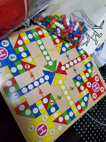 可爱布丁跳棋:"直观感受, 色彩比较鲜艳.