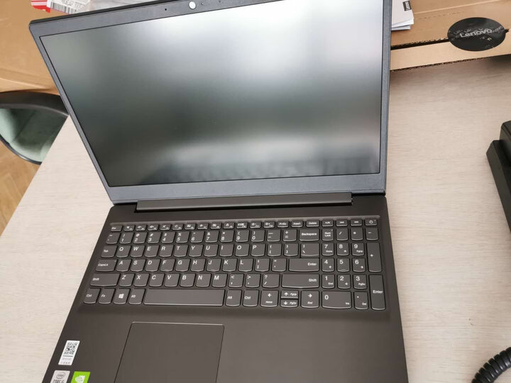 联想(lenovo)联想v15:"运行速度:运行速度很快屏幕效果:效果很好散热