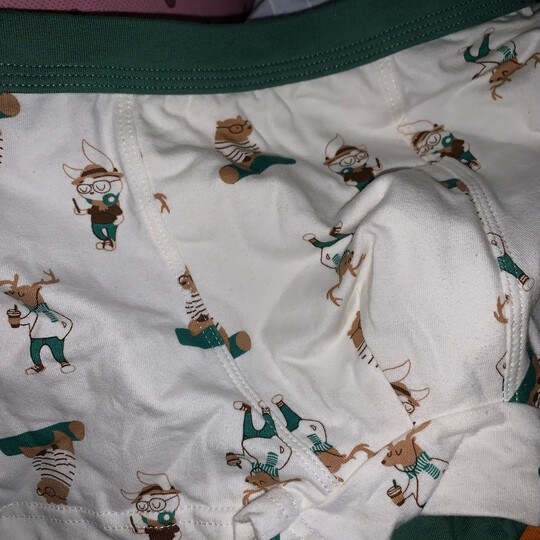 猫人儿童内裤:"好看呢,宝贝很喜欢,裤子尿湿的时候非得穿上新买的短裤