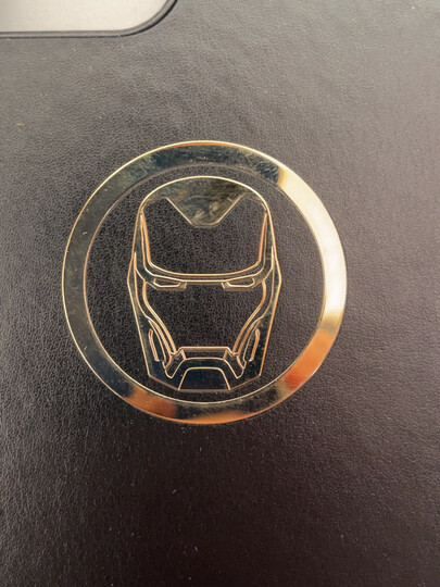 银悦(yinyue):"做工质感:做工很细致,后面的钢铁侠金色很正很闪.