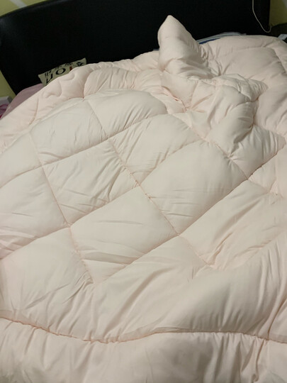 被子很暖和又轻薄,盖上非常舒服,值得信赖