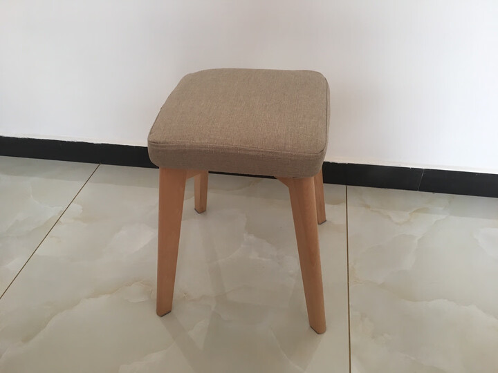 非洲鹰(feizhouying):"个人比较喜欢简单结实的实木家具,已经买了好几